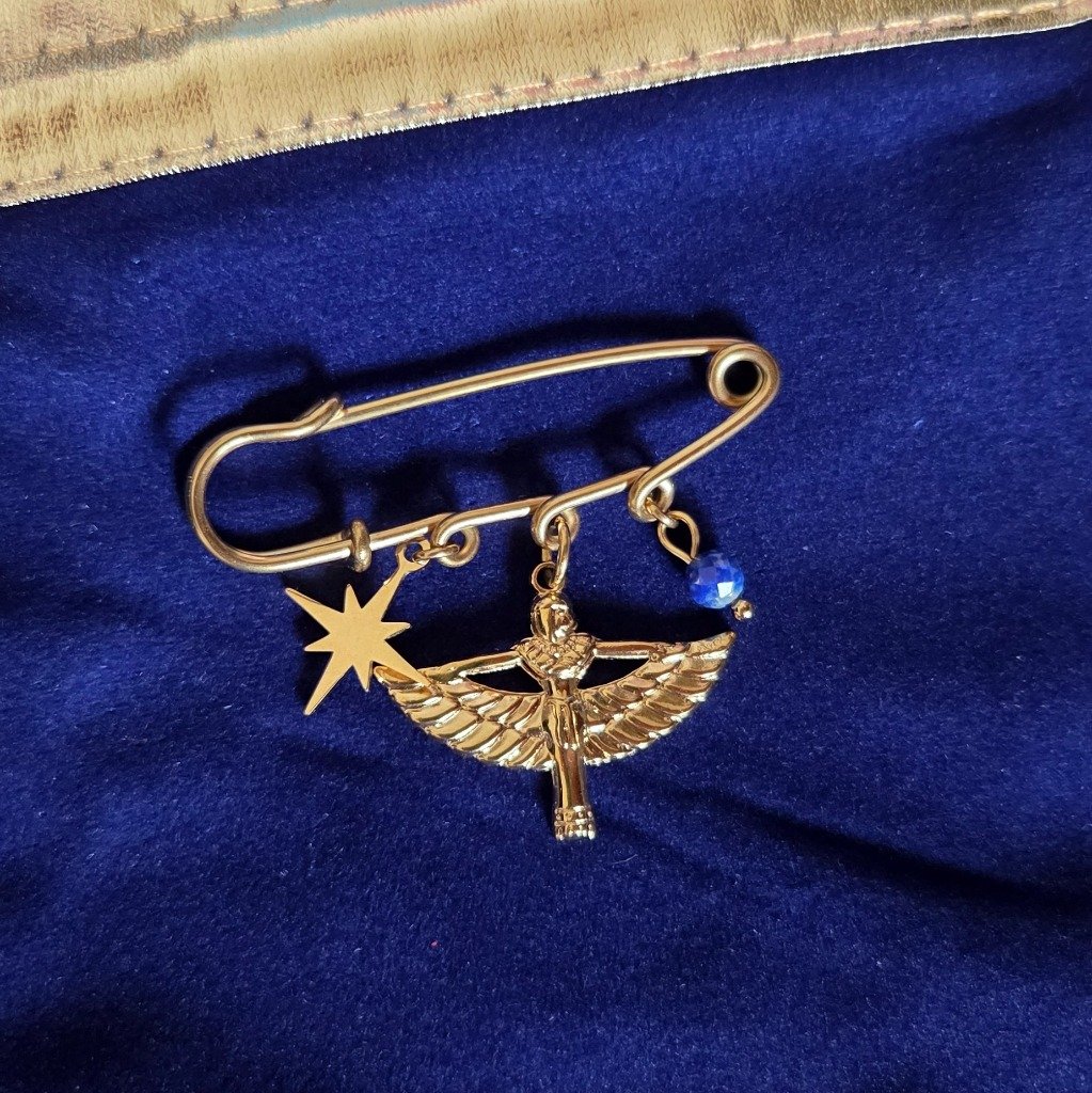 Broche Isis en lapis-lazuli