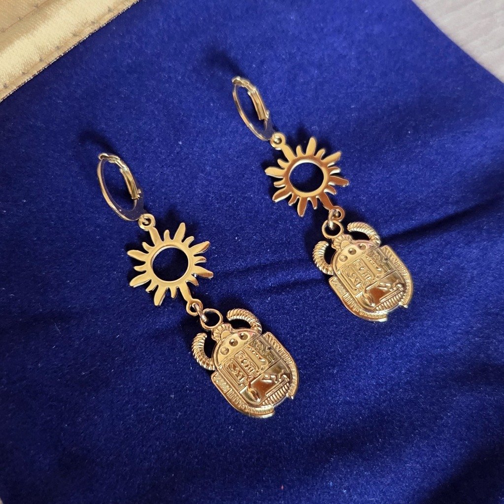 Boucles d'oreilles solaires scarabée