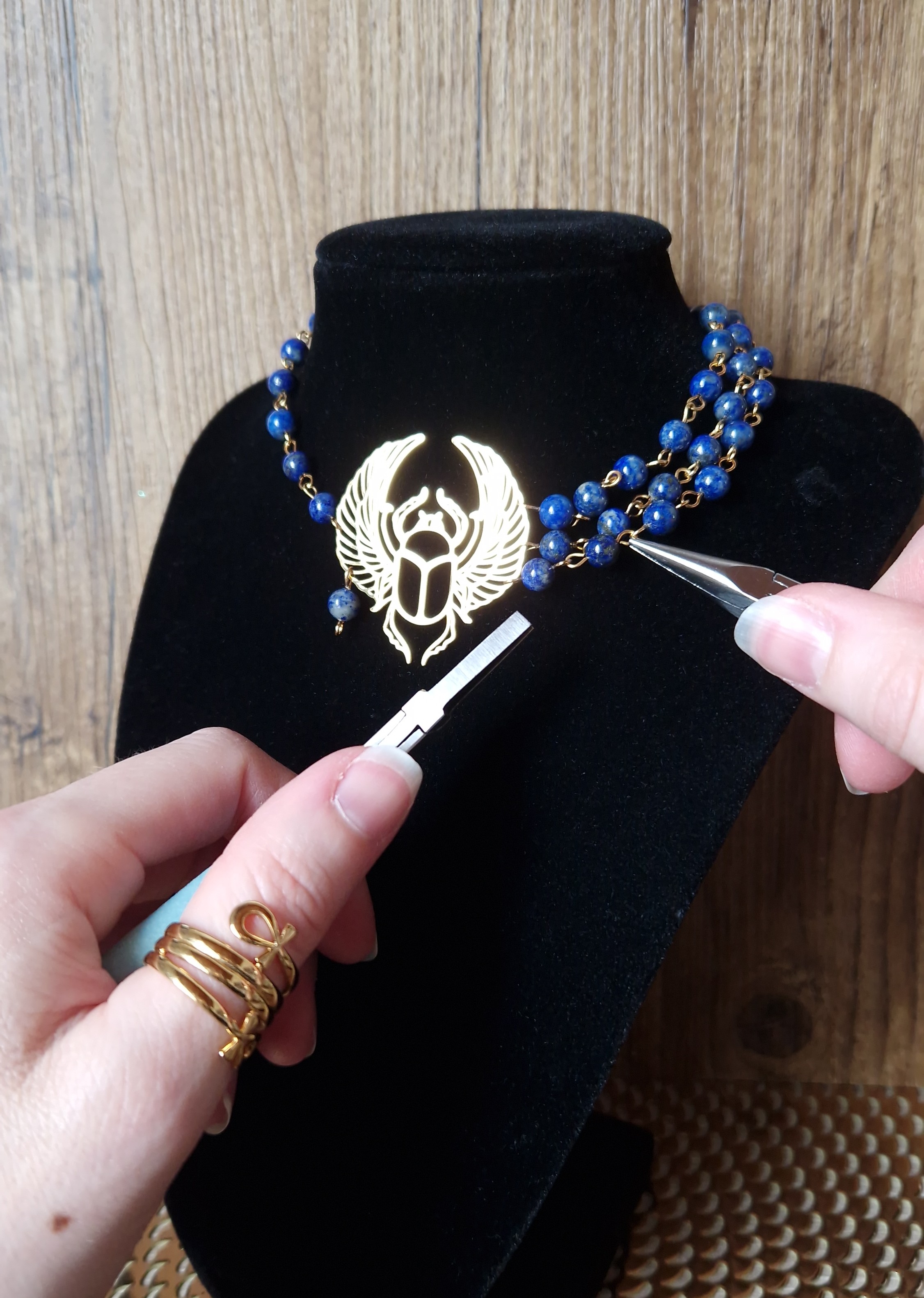 Collier egyptien artisanal fait main en lapis-lazuli